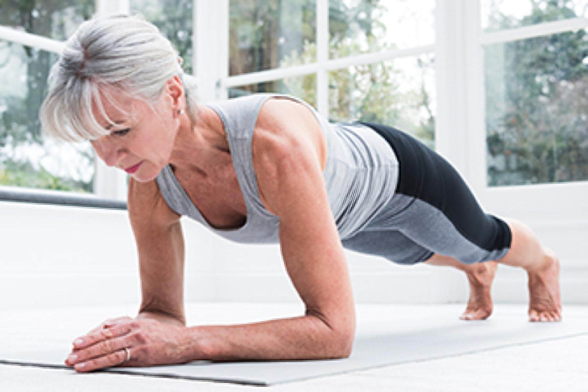 The-Benefits-of-Pilates-and-5-Easy-Pilates-Exercises-for-Seniors-2